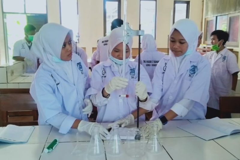 IMG-20200425-WA0002 - Apriliyawati Widyastuti